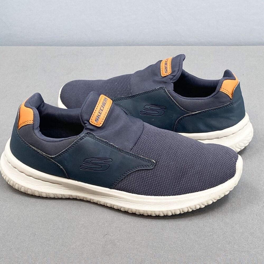 Skecher Sneaker Shoes Mens Size US 9 Navy Slip On Low Top Memory Foam Cushioned